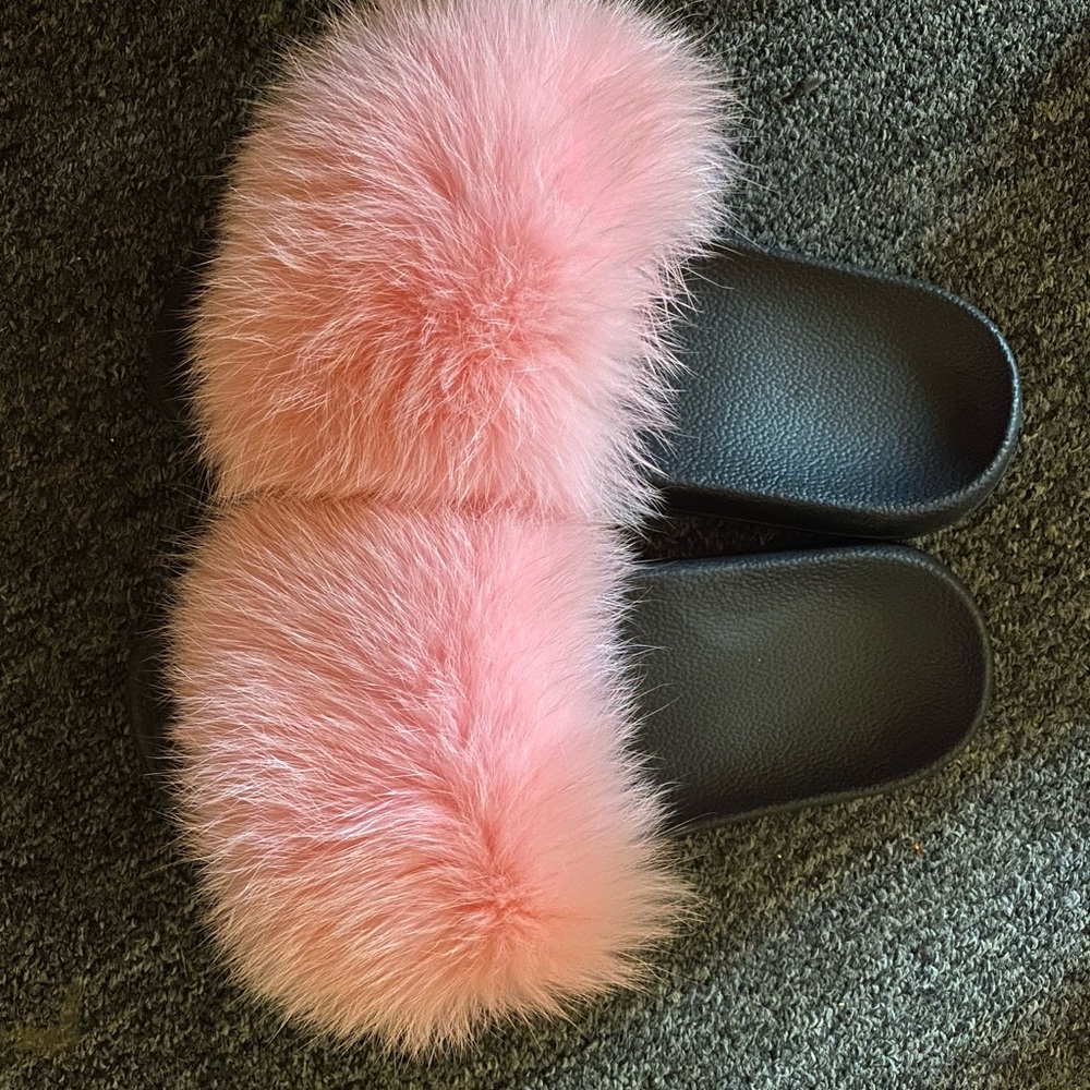 Pink furry slides size 7